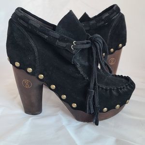 Flogg size 7 leather platform booties